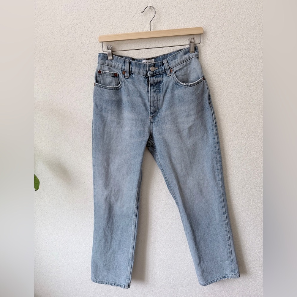 Zara Size 6 Straight Jeans Light Blue High-Rise